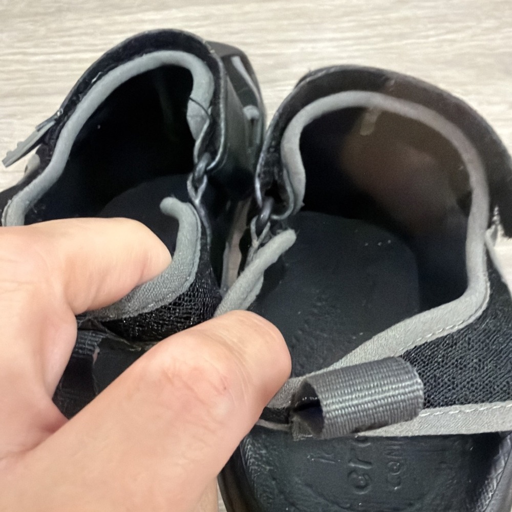 Crocs Swiftwater Mesh Deck Sandals Men's Size 8 Women's Size 10 Black Gray - Picture 8 of 8
